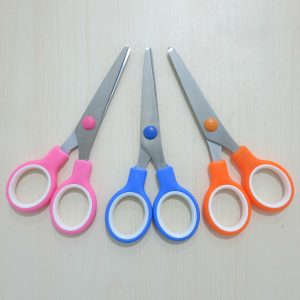 GUNTING KERTAS SEDANG 13 CM MURAH