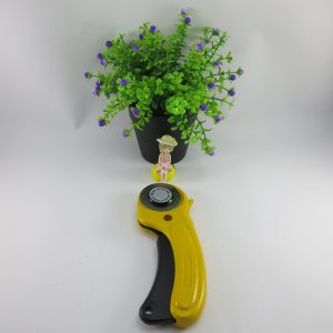 ROTARY CUTTER 45MM RED ARROW YH 930 / YH-930 / YH930 ALAT POTONG BAHAN