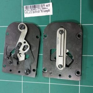 B2401-771-000 NEEDLE PLATE / SET PISAU BAWAH LUBANG KANCING JUKI 781