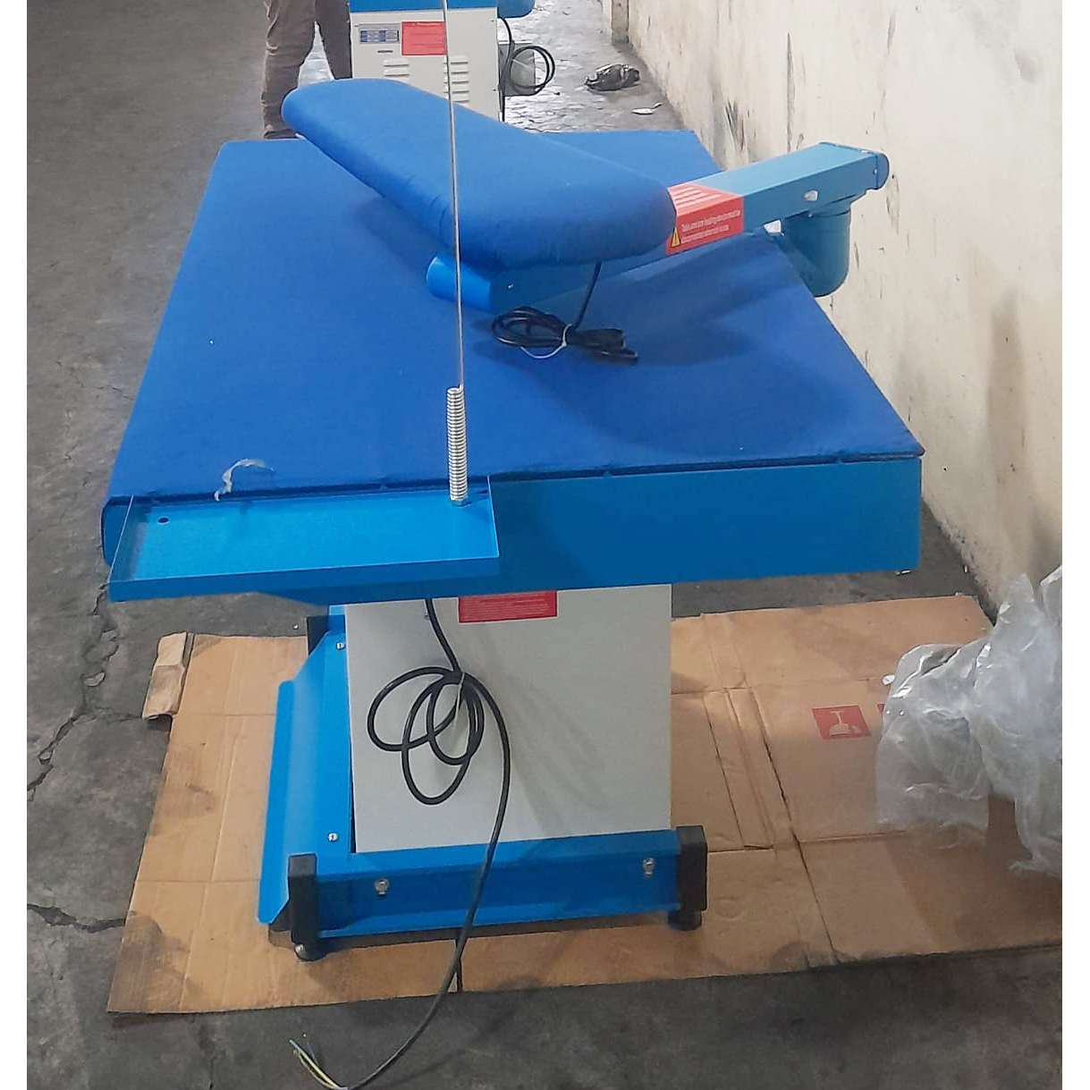 MEJA GOSOK / SETRIKA VACUUM BENHO BH1201H (DENGAN PEMANAS) MEJA GOSOK / SETRIKA VACUUM BENHO BH1201H (DENGAN PEMANAS)